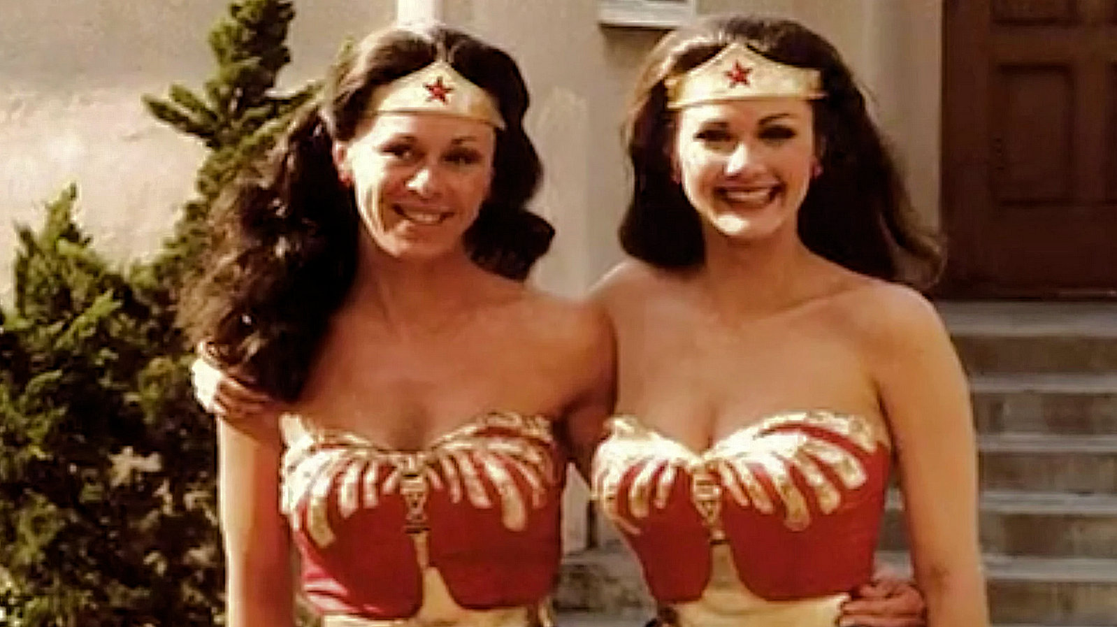 Lynda Carter and he Stunt Double Jeannie Epper